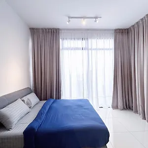 Apartment 2br Luxury #rooftoppool #beacon, George Town
